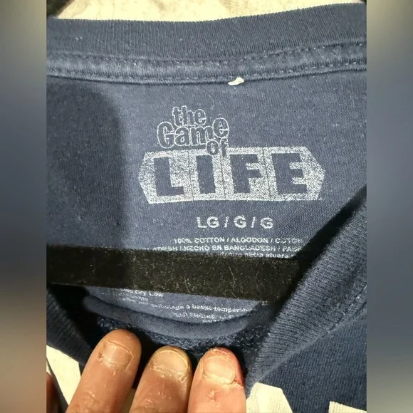 Vibrant Navy Tee with Bold Graphic - Picture 7 of 7